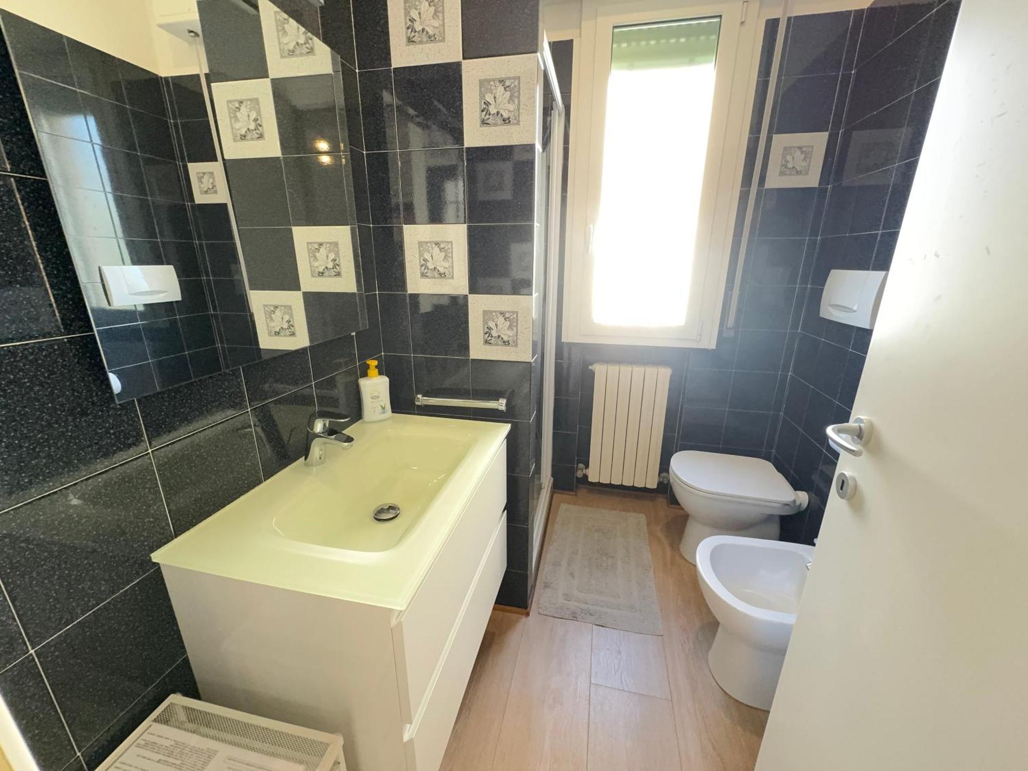 Apartment 2 Min Walk To The In The Centre Of *