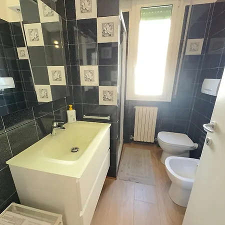 2 Min Walk To The Beach In The Centre Of Sanremo Exterior photo