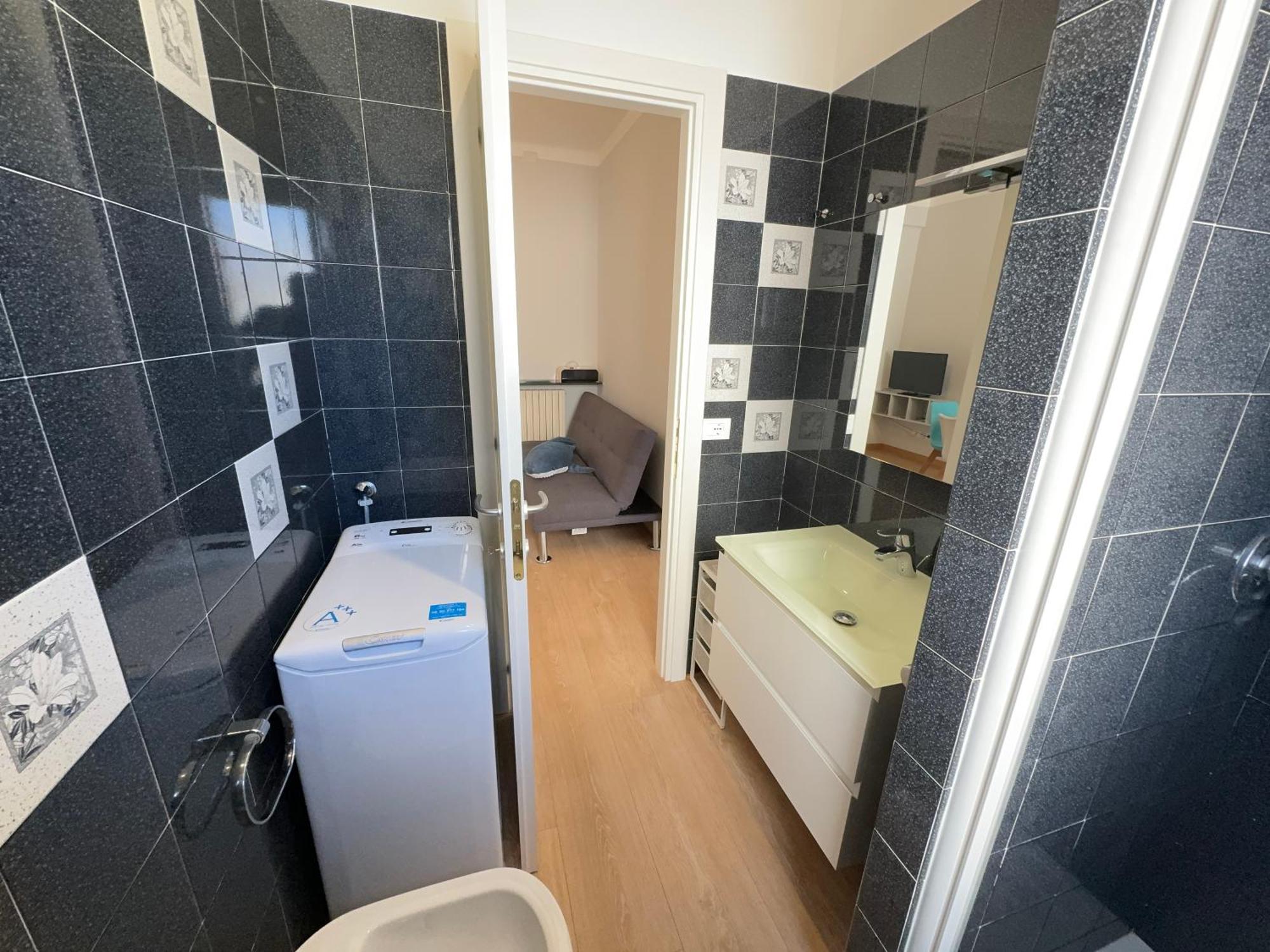 2 Min Walk To The In The Centre Of Apartment
